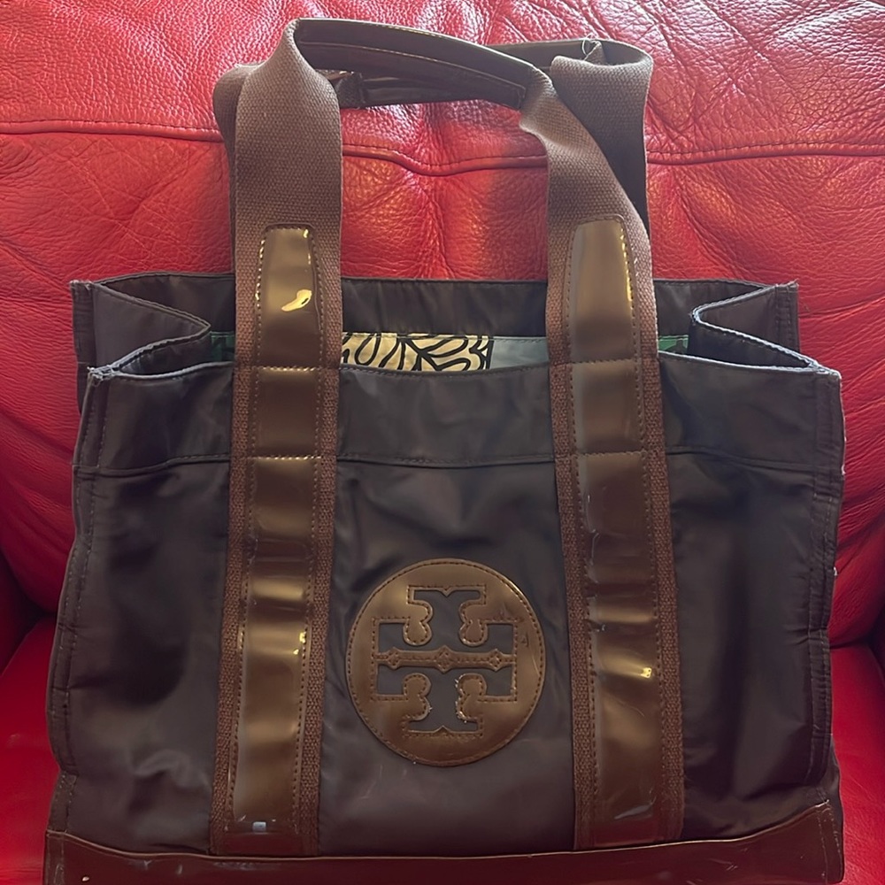 Good condition navy blue Tory Burch Tote
